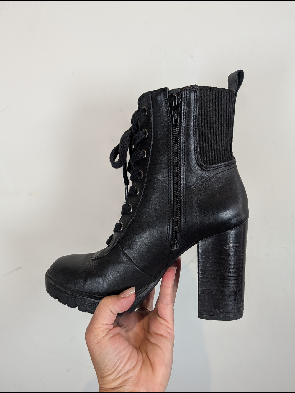 Steve Madden Latch Black Lace-Up Chunky Heel Ankle Boots, Size 8.5 - Picture 2 of 7